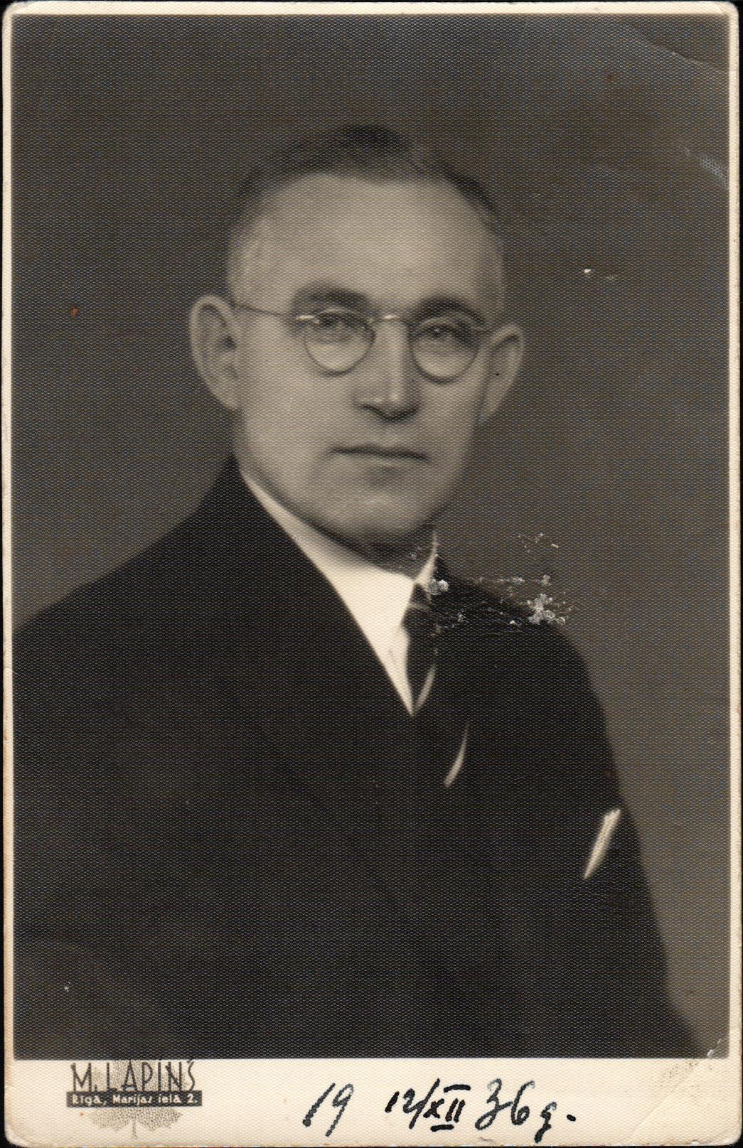 Agronoms Eduards Duņēns. Portrets. Fotogrāfs Lapiņš Mārtiņš, Kino-foto darbnīca M. Lapiņš. 1936. gada 12. decembris.